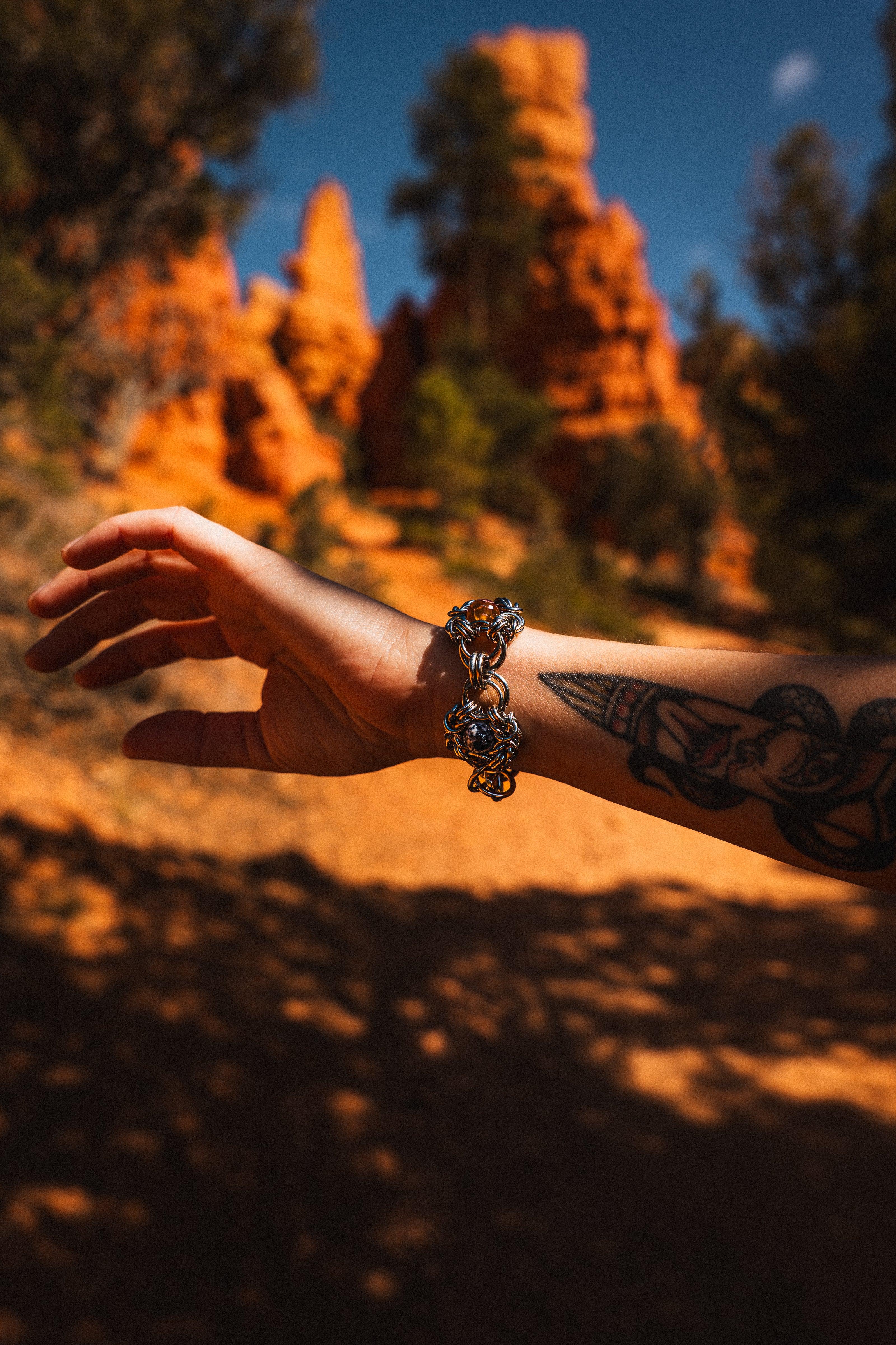 AGATE WILDFLOWER BRACELET
