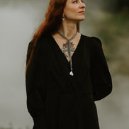 ARCTIC QUEEN TIE NECKLACE