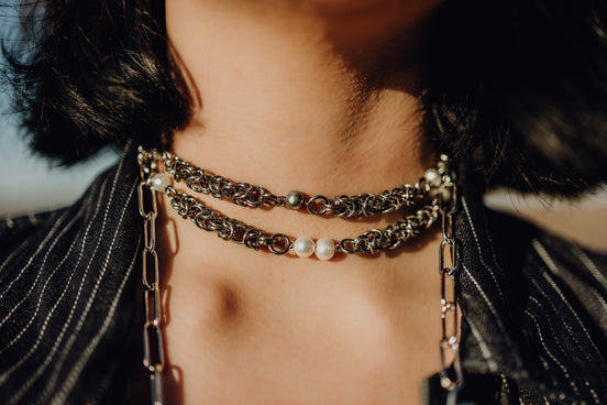 MOON CHOKER