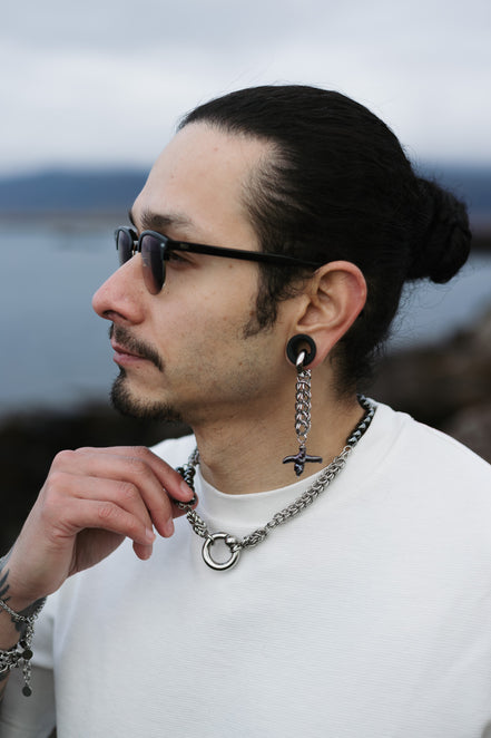 GRAVITY NECKLACE