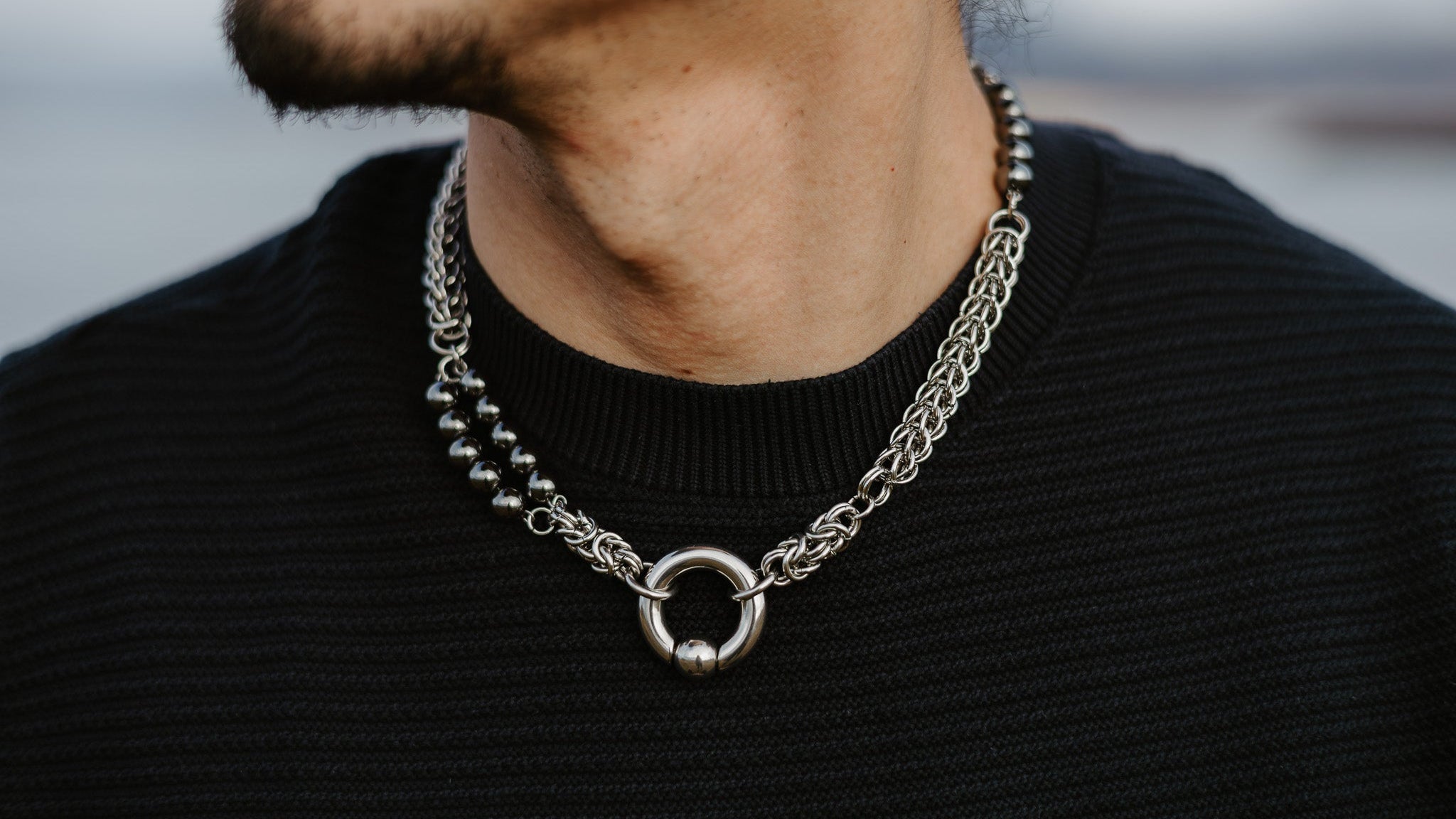 GRAVITY NECKLACE
