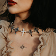 WHITE CROSS CHOKER