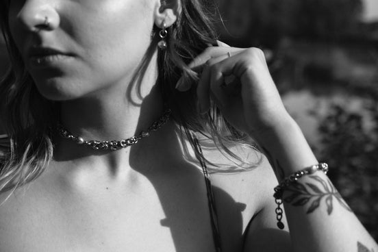 LUNAR KESHI CHOKER