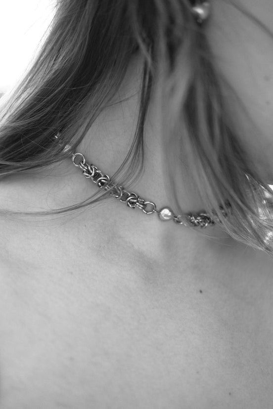LUNAR KESHI CHOKER