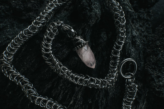 ARCTIC CRYSTAL TIE NECKLACE