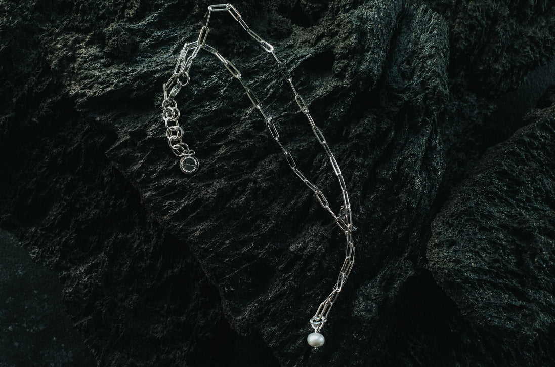 PAPERCLIP FRESHWATER PEARL NECKLACE