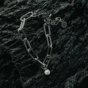 PAPERCLIP WHITE PEARL BRACELET