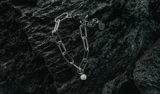 PAPERCLIP WHITE PEARL BRACELET