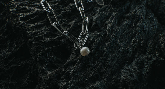 PAPERCLIP WHITE PEARL BRACELET