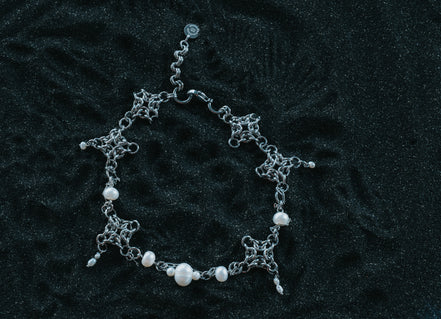 SNOWDROP CHOKER