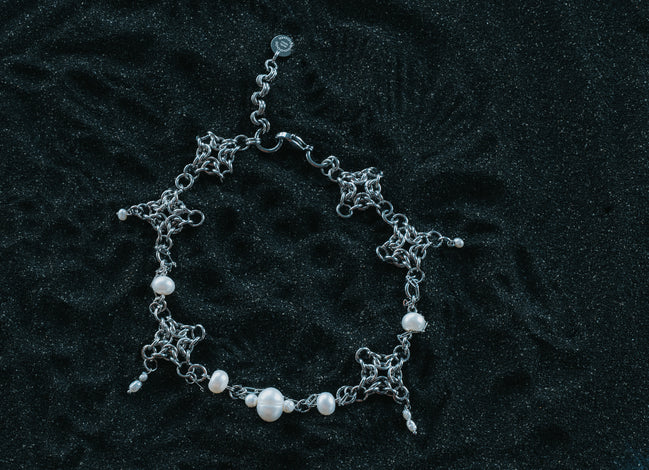 SNOWDROP CHOKER