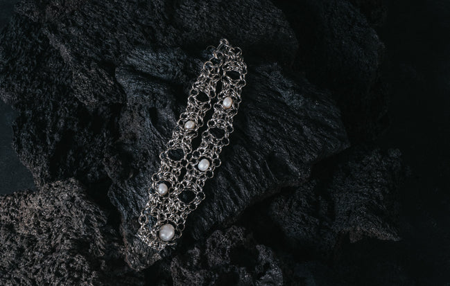 WHITE FLAME CHOKER