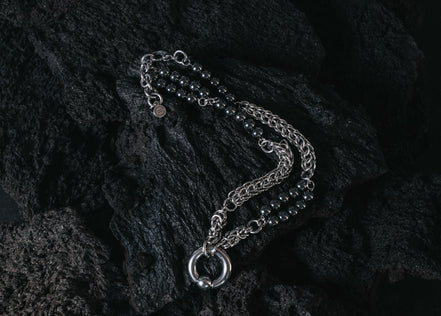 GRAVITY NECKLACE