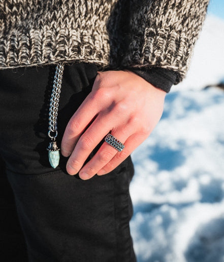 ARCTIC CRYSTAL TIE NECKLACE