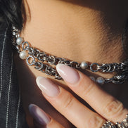 MOON CHOKER